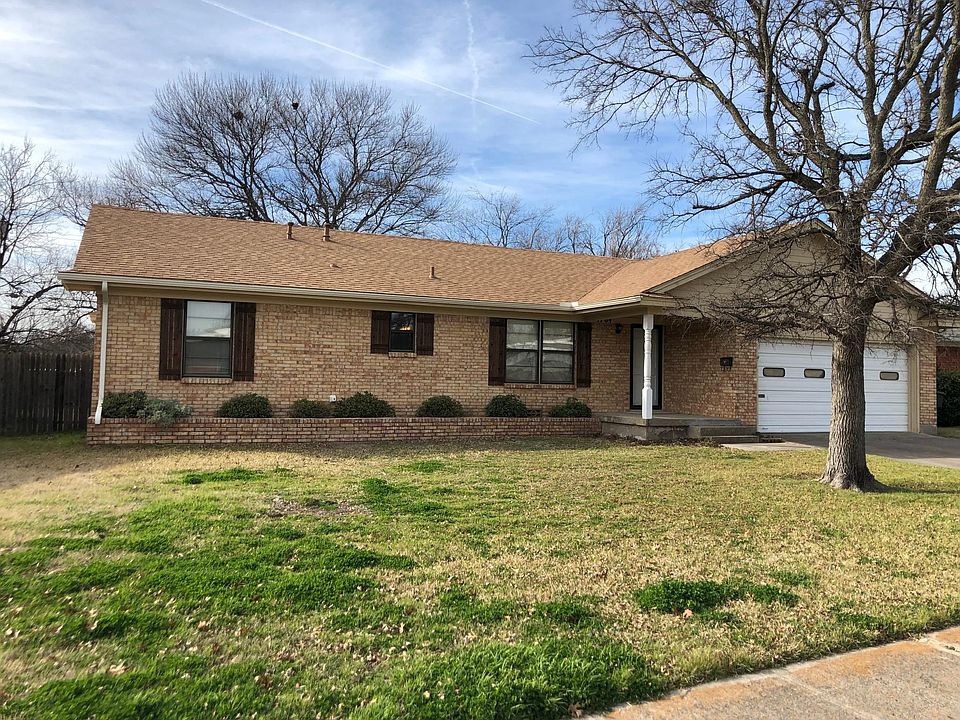 1st image of 1704 Robin Dr