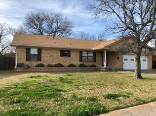 1704 Robin Dr, Sherman, TX 75092