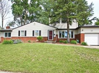 247 N Winston Dr, Palatine, IL 60074