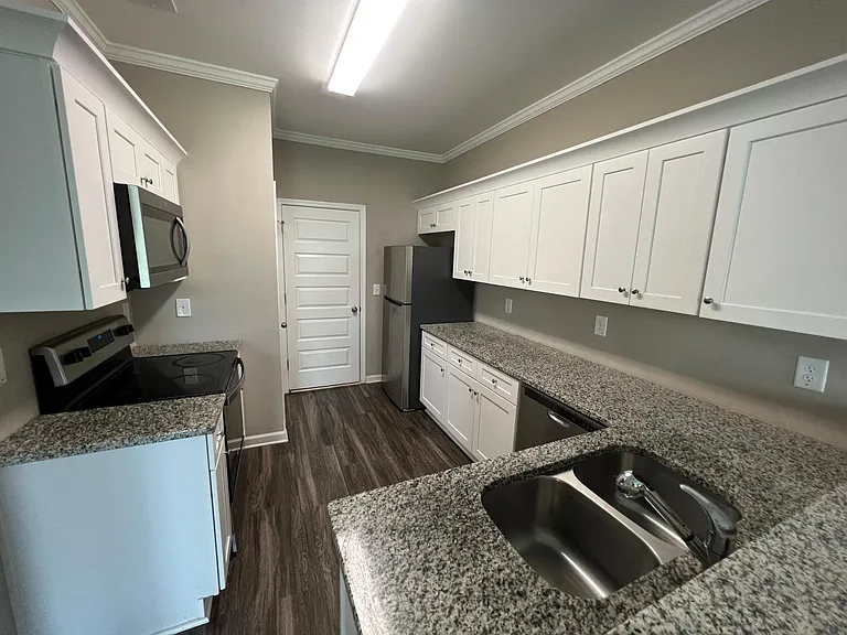 110 Squarewood Ln — Photo 6
