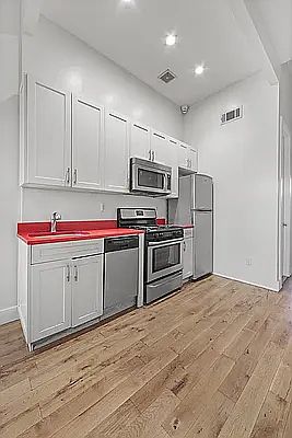 3rd image of 187 Wilson Ave #2I