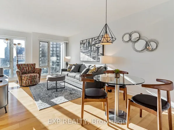 210 Victoria St, Toronto, ON
