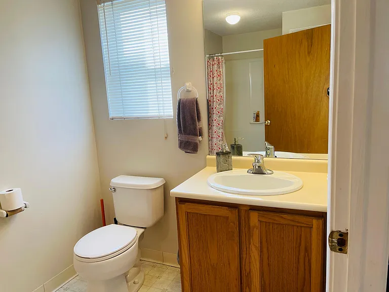 1st Floor Full Bathroom