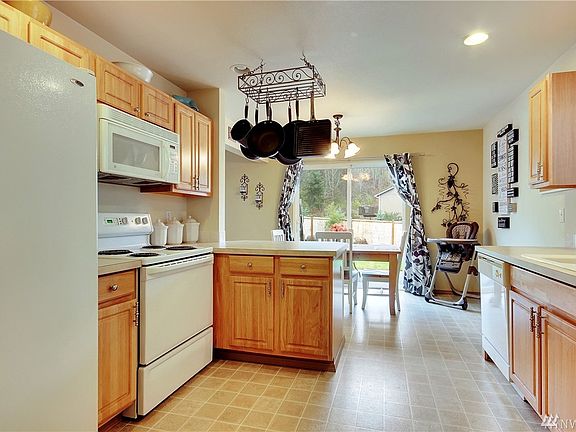 4th image of 17806 110th Street Ct E