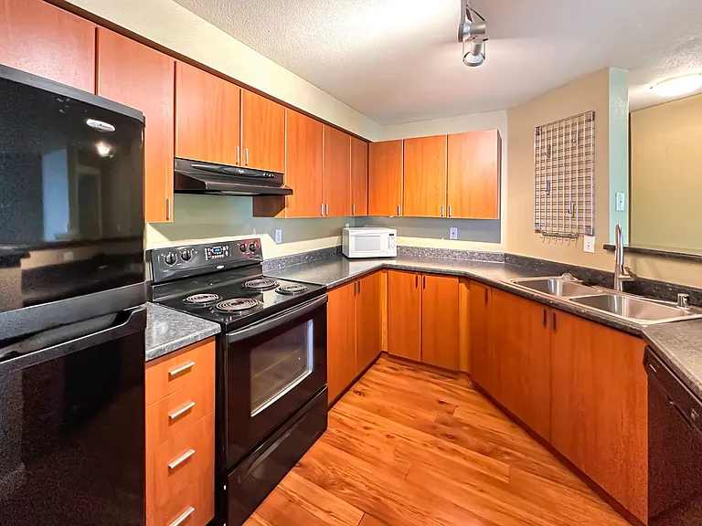 7711 NE 175th St #E201 — Photo 5