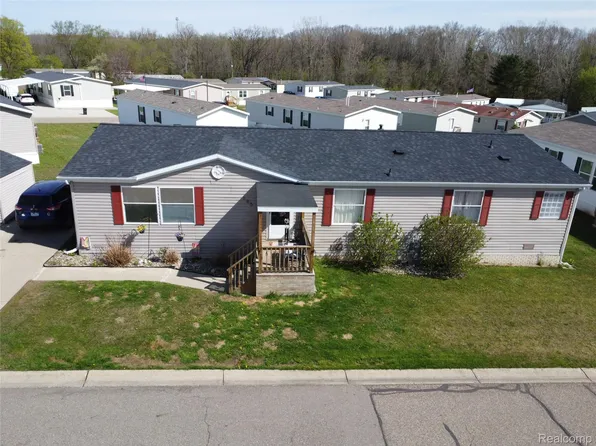 195 Apollo Ave, Flushing, MI 48433