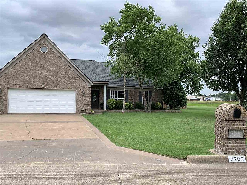 1st image of 2203 Galeria Dr