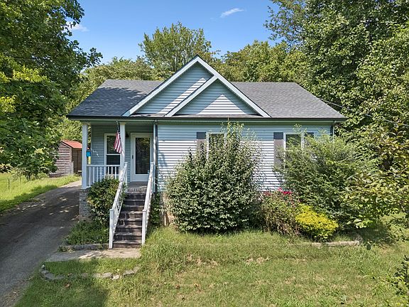 3rd image of 243 Jeffery Dr