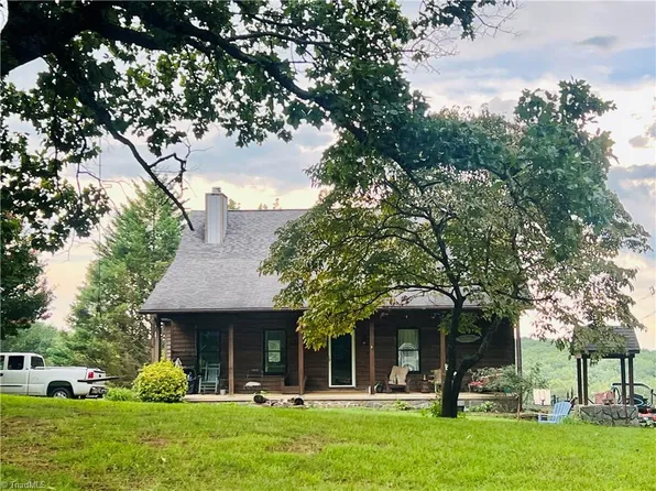 112 Ivy Hill Trl, Mount Airy, NC 27030