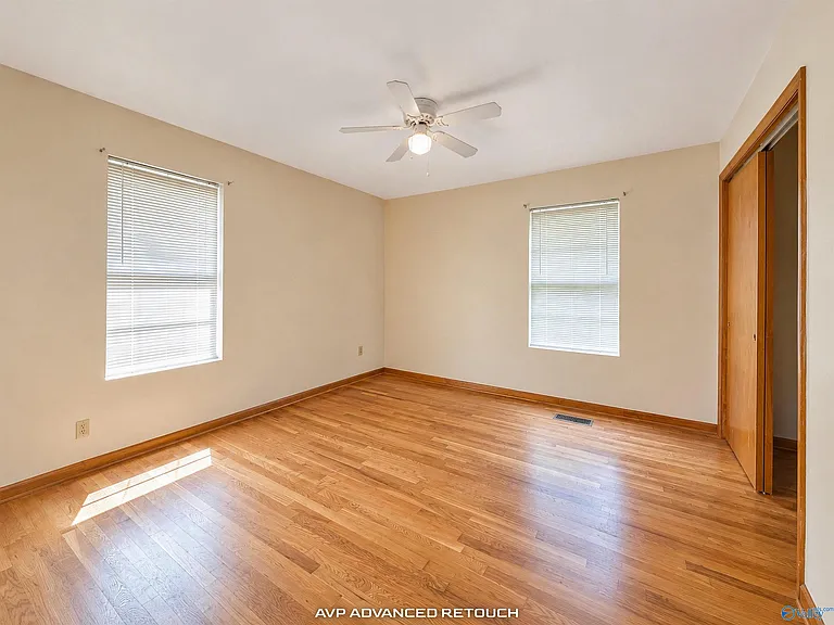 514 Ferry St NE — Photo 5