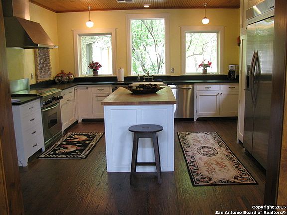 4th image of 2647 River Bluff Cir
