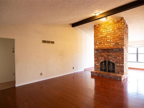 3rd image of 5827 Amberway Dr
