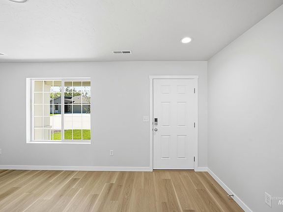 2nd image of 504 Waverly Ave