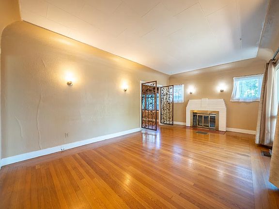 5th image of 1152 Willis St