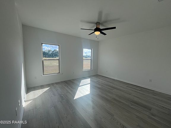 5th image of 104 Brattle Ct