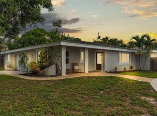 10301 Temple Way, Seminole, FL 33772