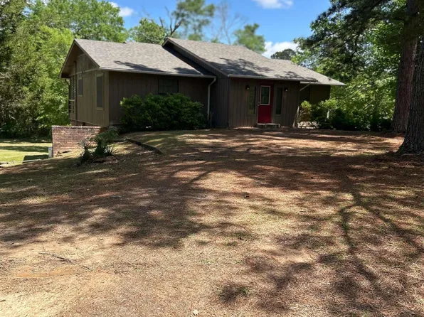 687 Fernbrook Ln, Marshall, TX 75672