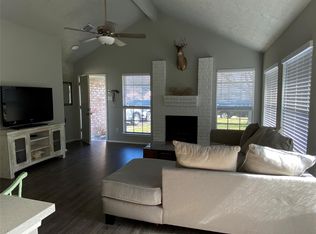 1912 Pine Dr, Rosenberg, TX 77471