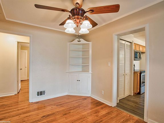 5th image of 2727 W Rockwell Ave