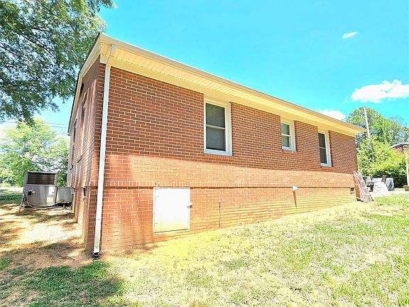 4th image of 40582 Old Cottonville Rd