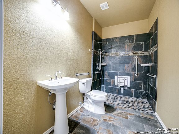 4th image of 12934 Limestone Way