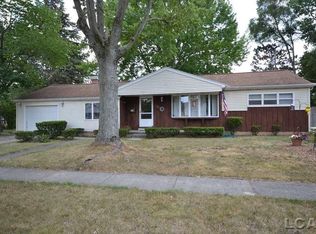 704 Center Dr, Tecumseh, MI 49286