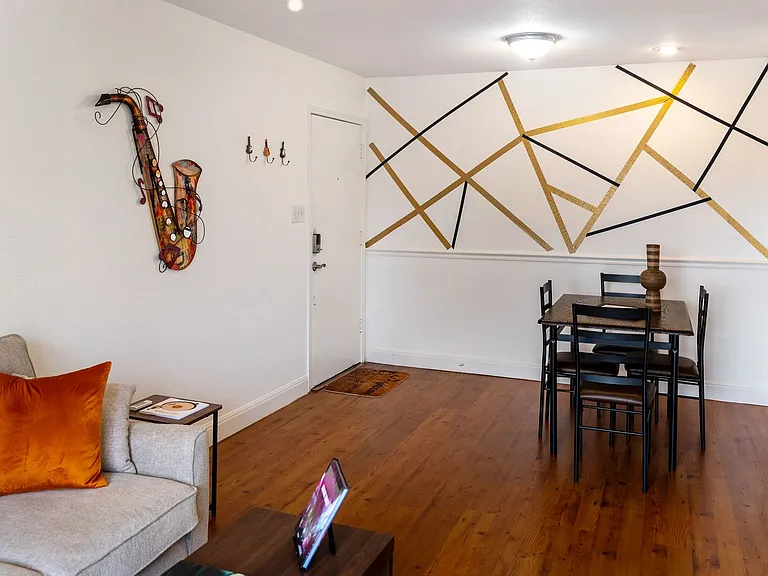 4306 Avenue A #106 — Photo 7