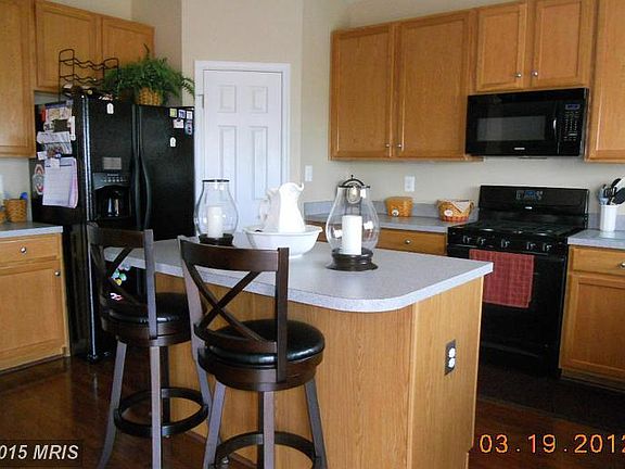 4th image of 10 Maggie Ct
