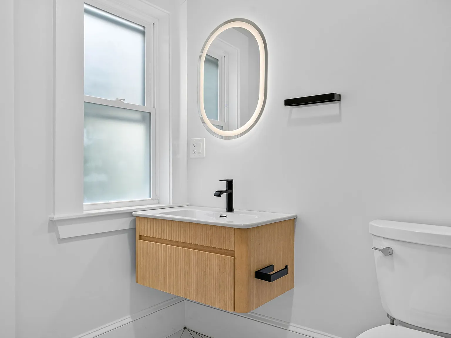 1 bed, 1.5 bath, $1,200 — Photo 4