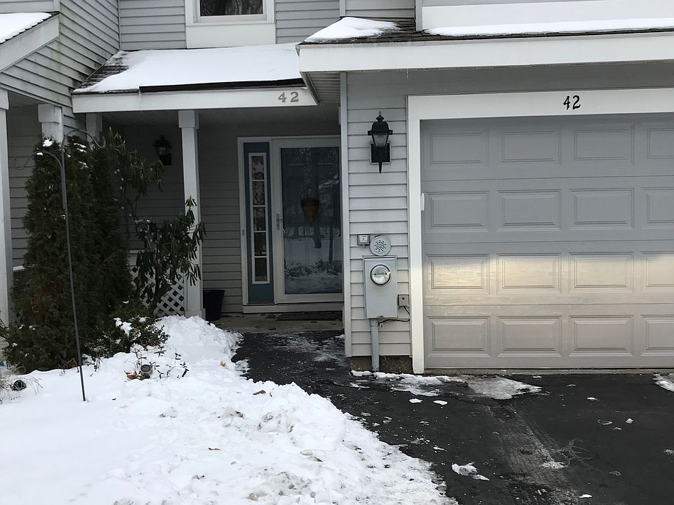1st image of 42 Stoney Creek Dr