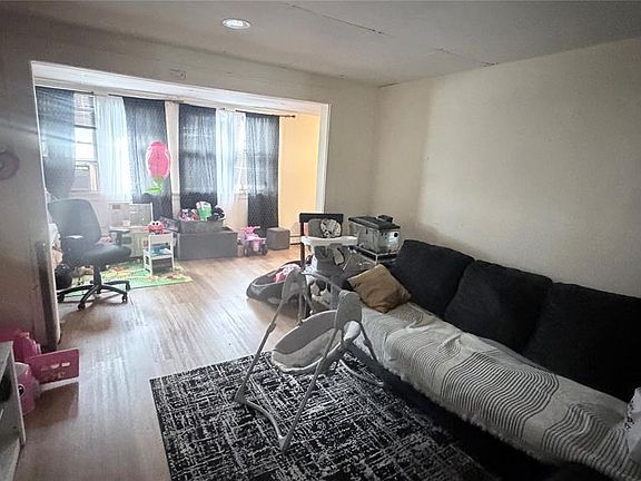 4th image of 191 James St