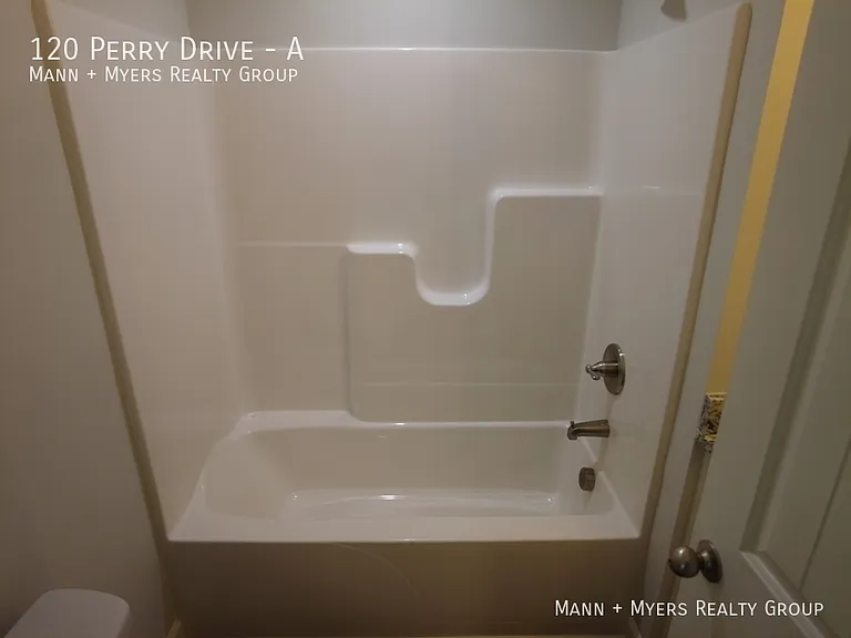 120 Perry Dr #A — Photo 22