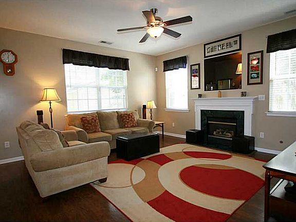 2nd image of 200 Southlake Pl