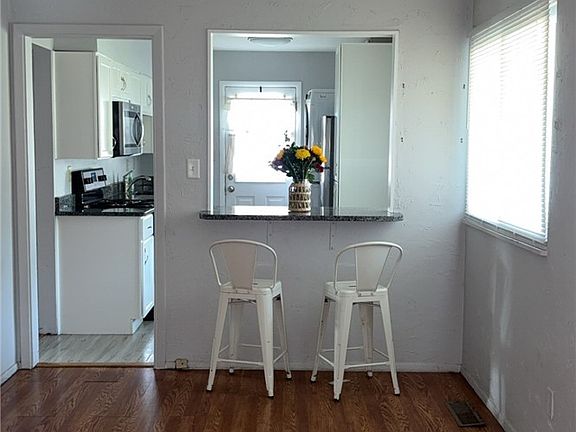 3rd image of 307 Rowan Dr
