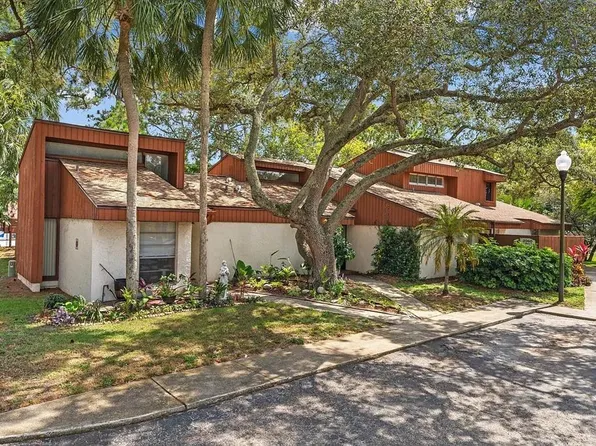 2060 Sunset Point Rd APT 52, Clearwater, FL 33765