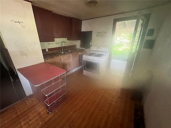 5th image of 3412 Kees Ave