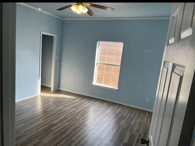 411 Cooke St — Photo 3
