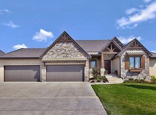 3526 N Beach Club Cir, Wichita, KS 67205