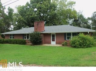 1045 Hickory Dr, Elberton, GA 30635