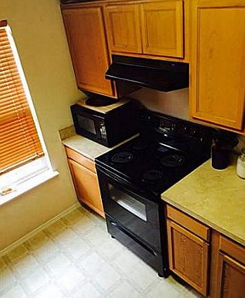 5th image of 10744 Many Oaks Dr