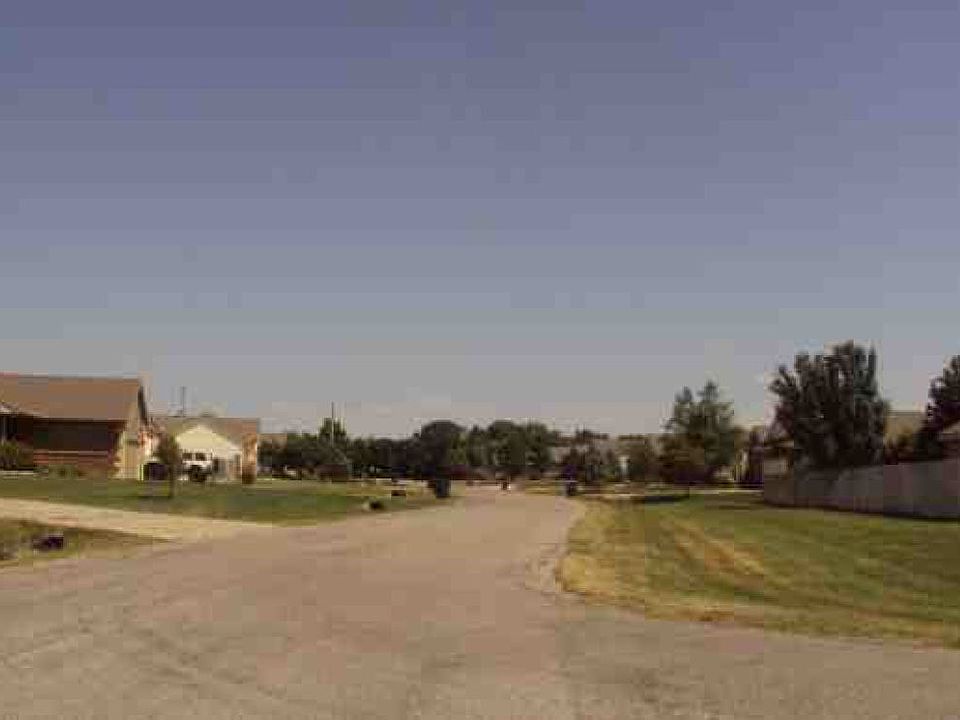 2nd image of 1112 Douglas Dr
