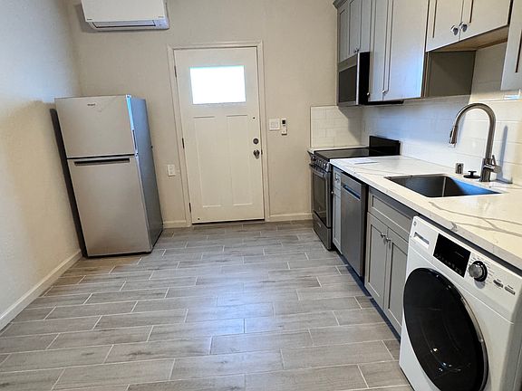 3rd image of 1783 Haines Ave