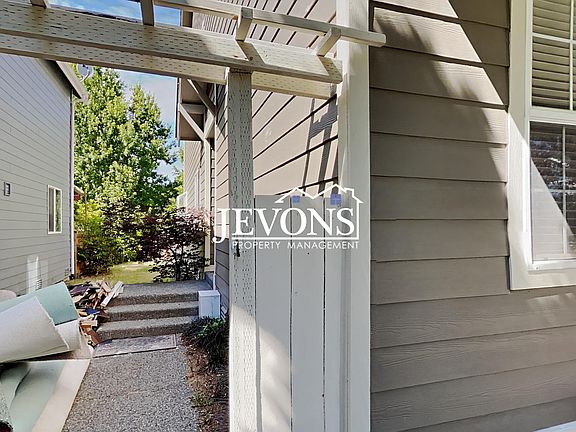 4th image of 23934 SE 5th St