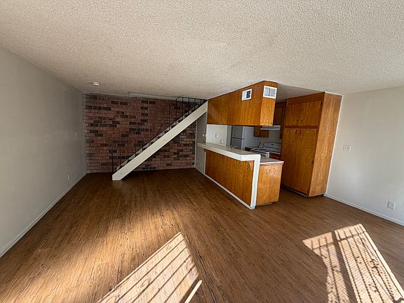 3rd image of 2911 Toyon Dr Unit 3