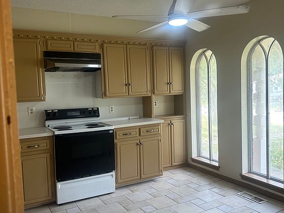 5th image of 11500 Queensbury Ct