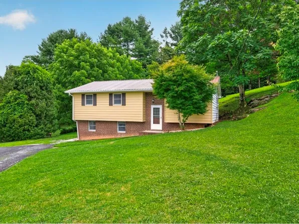811 Anderson Ave, Marion, VA 24354