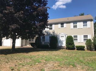 5 Barn Dr, Cumberland, RI 02864