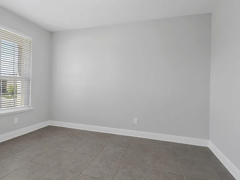 2136 Mulberry Dr — Photo 6