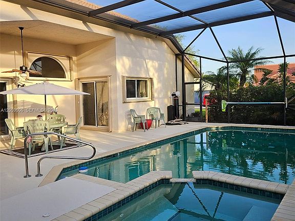 4th image of 2540 Egret Lake Dr