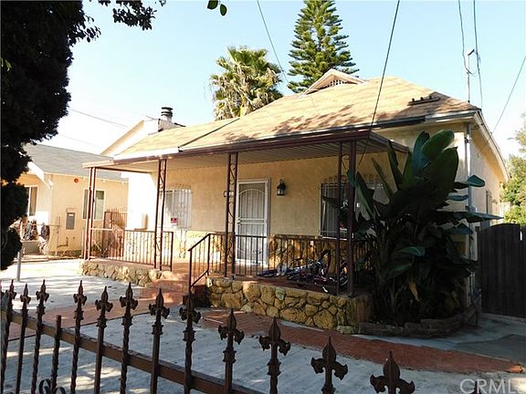 3rd image of 470 W Santa Cruz St